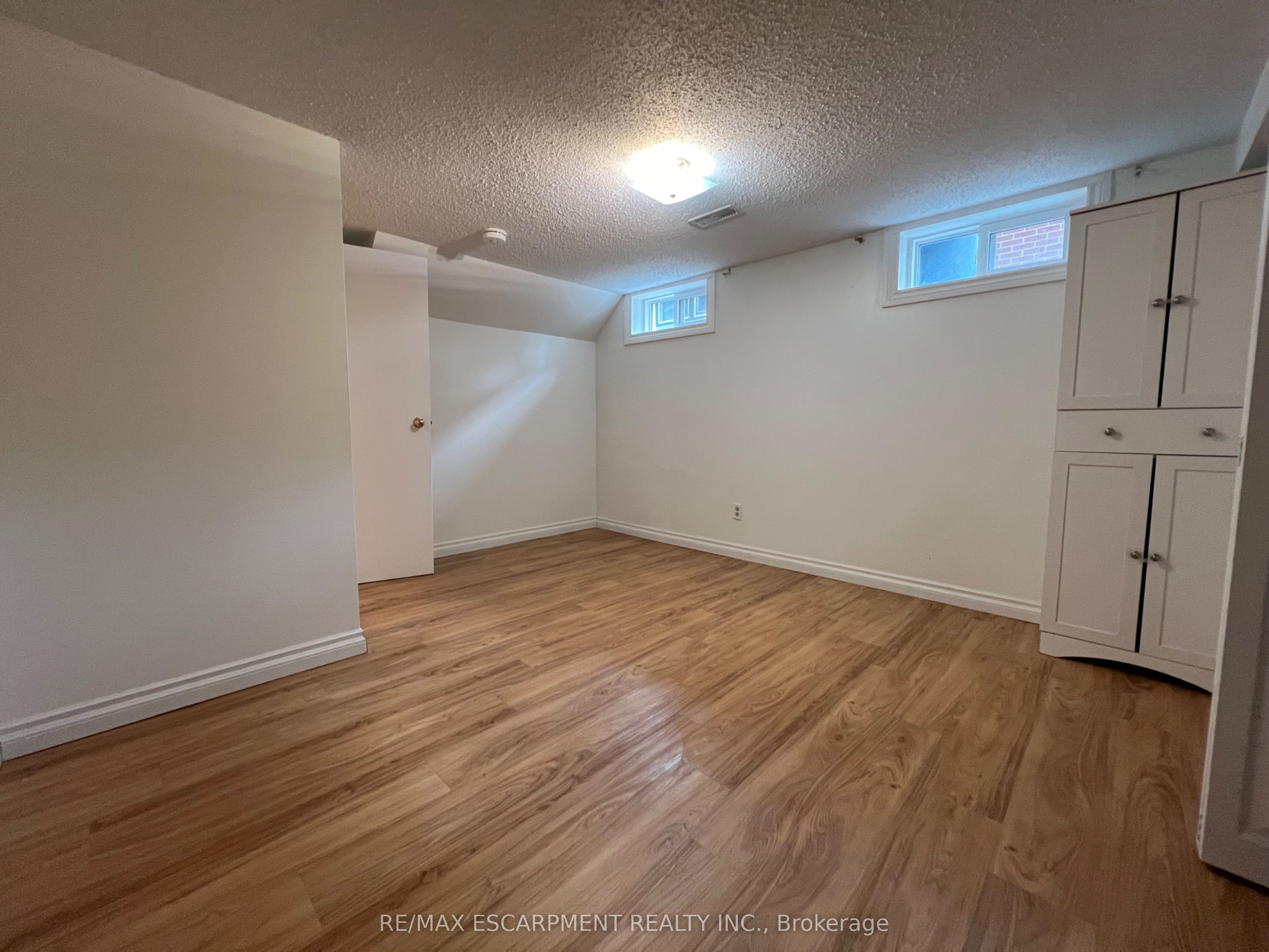 Unit Lower - 9 Collingwood Street, Guelph 3