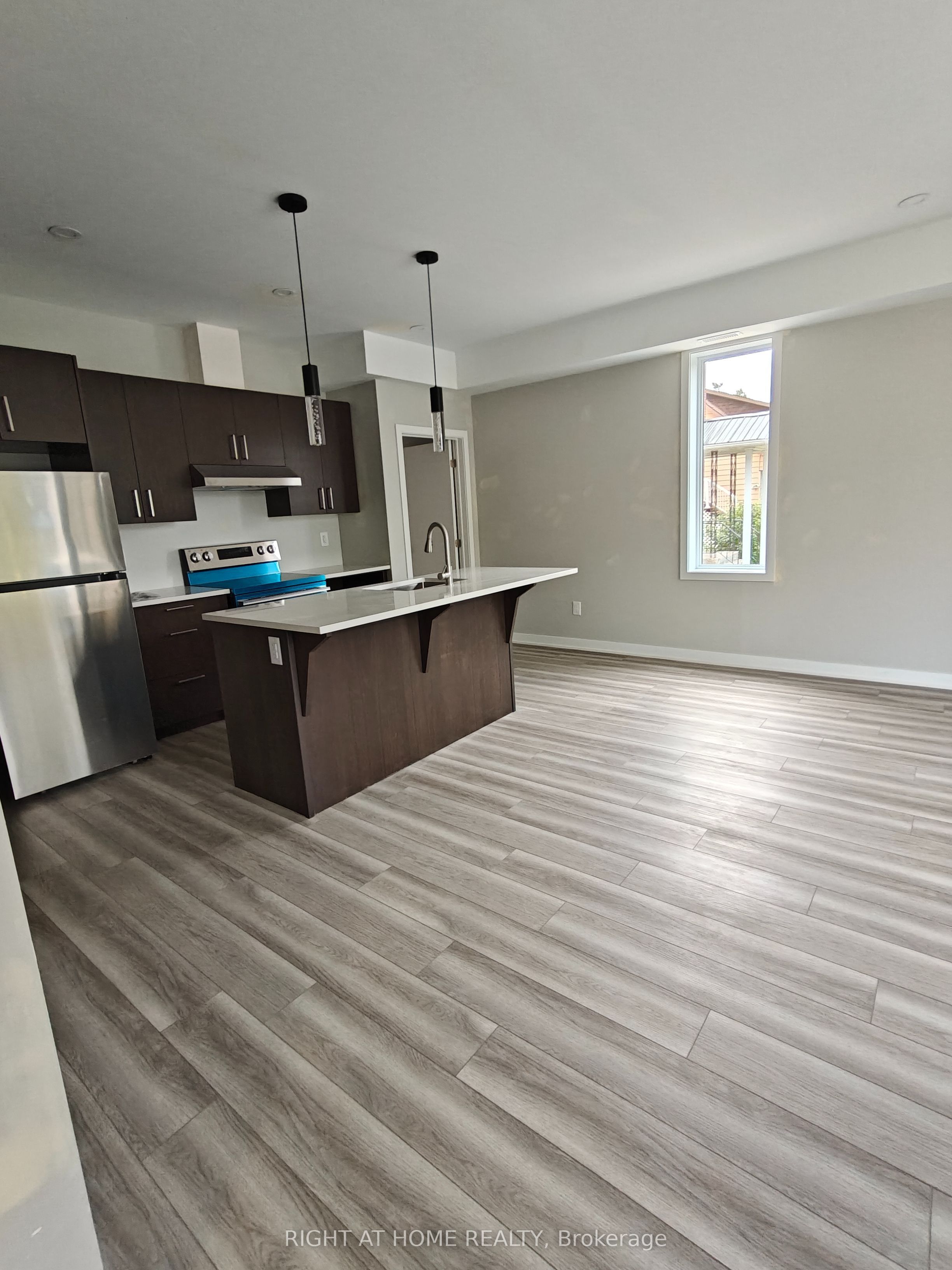 Unit A - 1332 Thames Street, Ottawa 3
