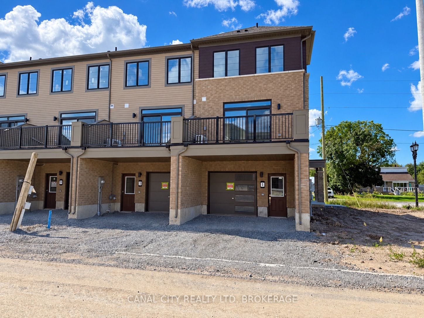1 Vanderburg Lane, Thorold 1