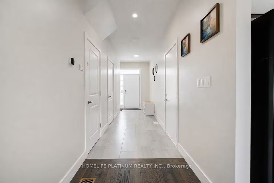 Unit Upper portion - 1593 Drew Street, London 2