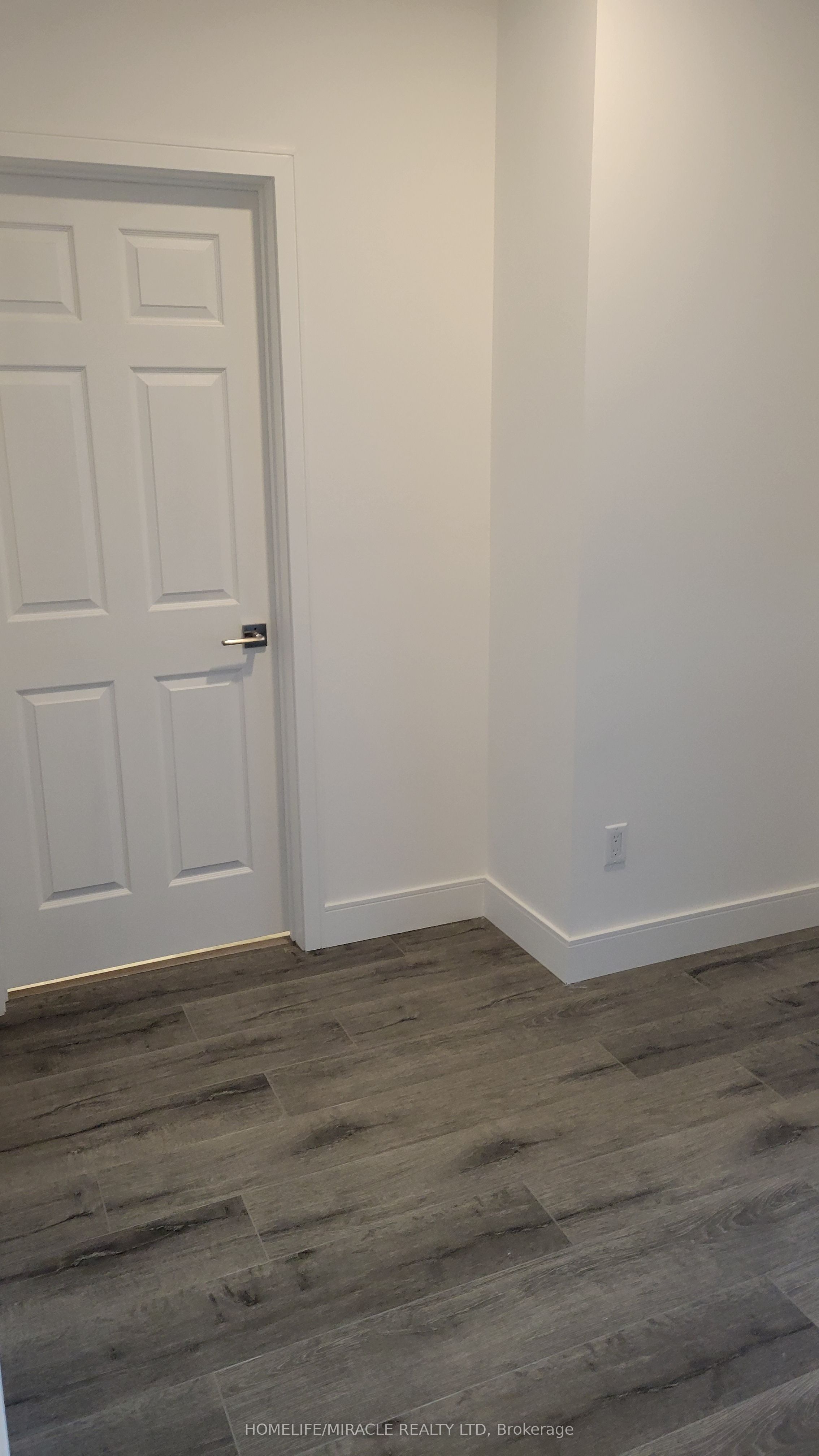 Unit 610 - 1 Wellington Street, Brantford 3