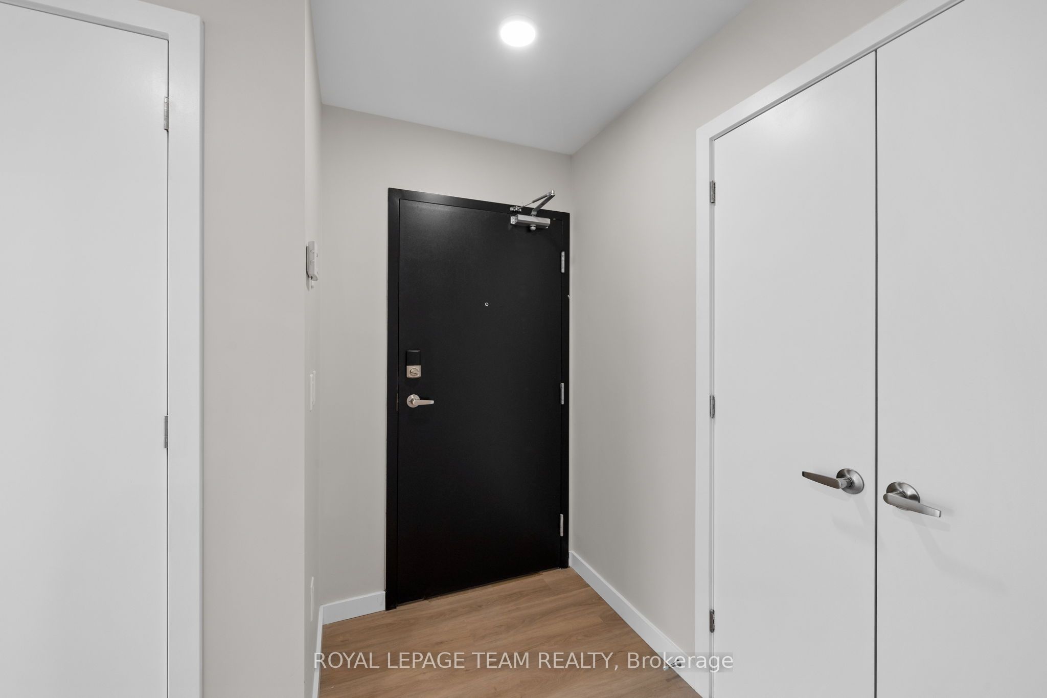 Unit 301 - 370 Athlone Avenue, Ottawa 3