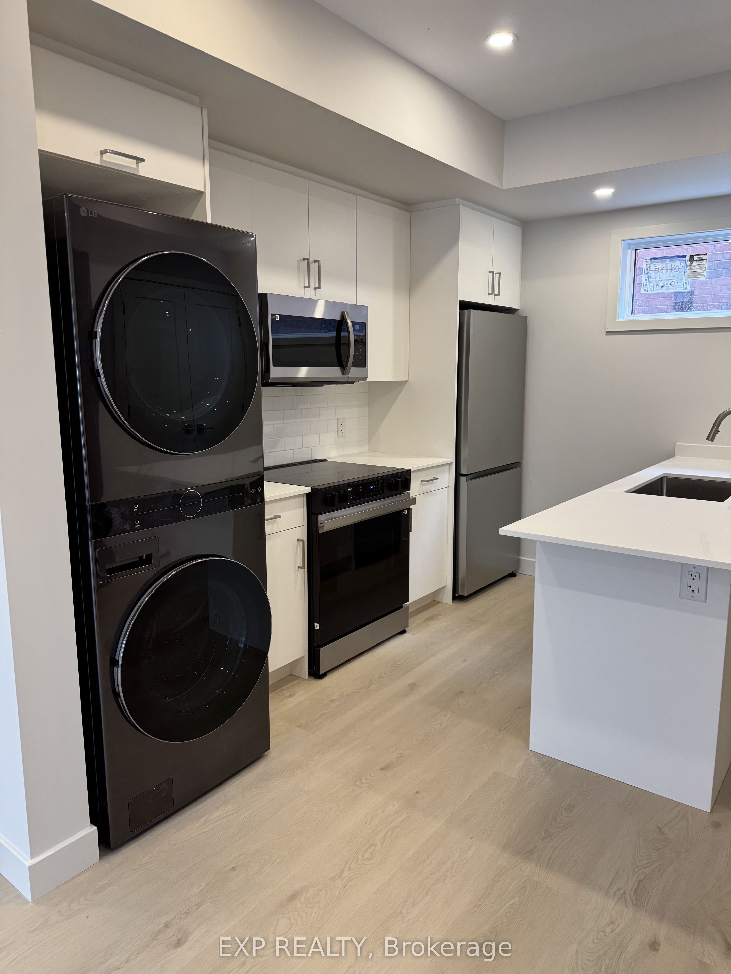 Unit 6 - 1301 Dorchester Avenue, Ottawa 3