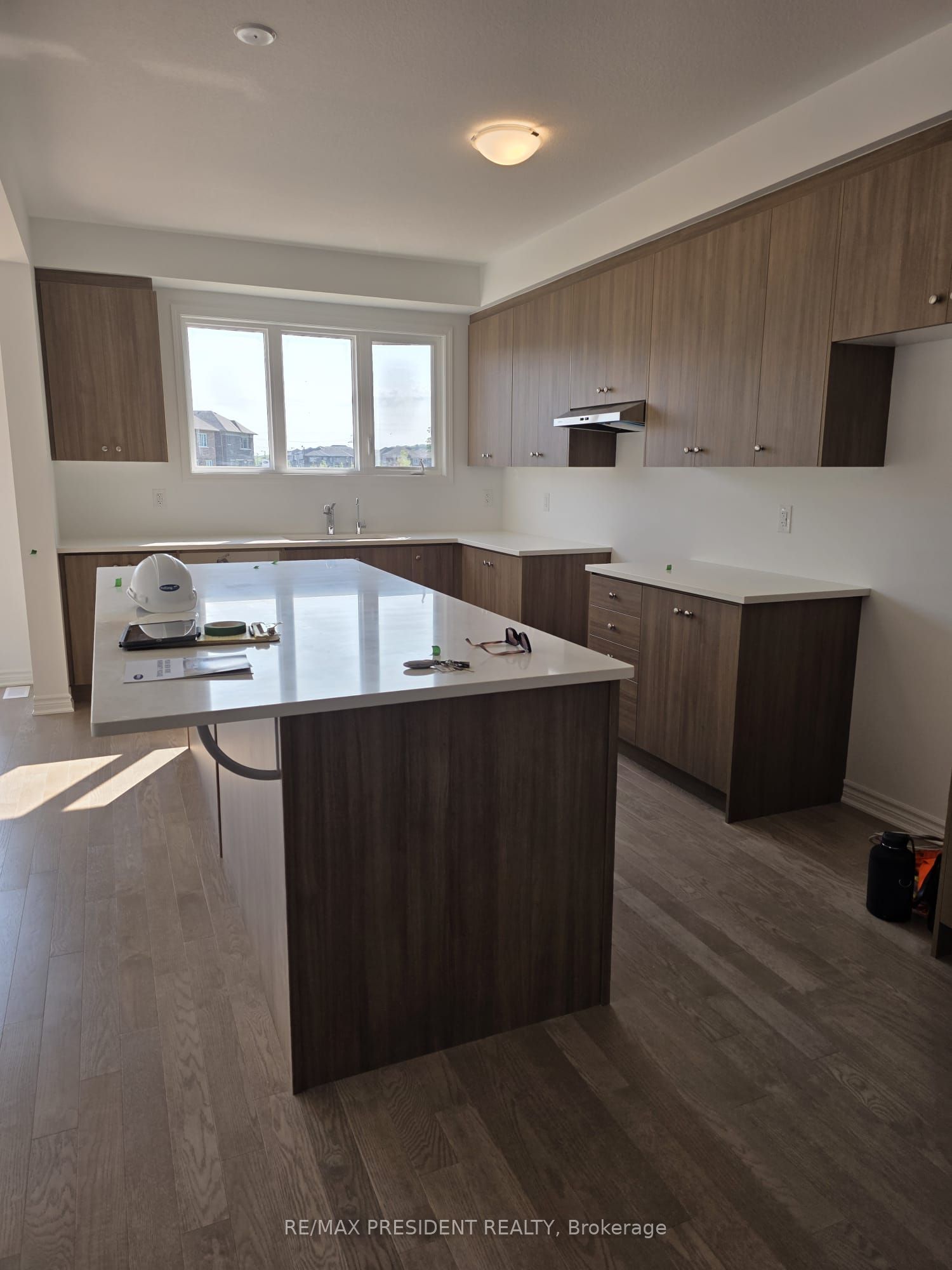 392 SANDYMOUNT Street E, Kitchener 2