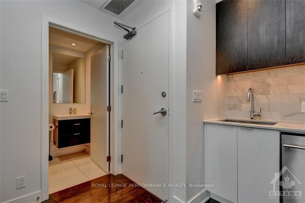 Unit 1705 - 20 DALY Avenue, Ottawa 4