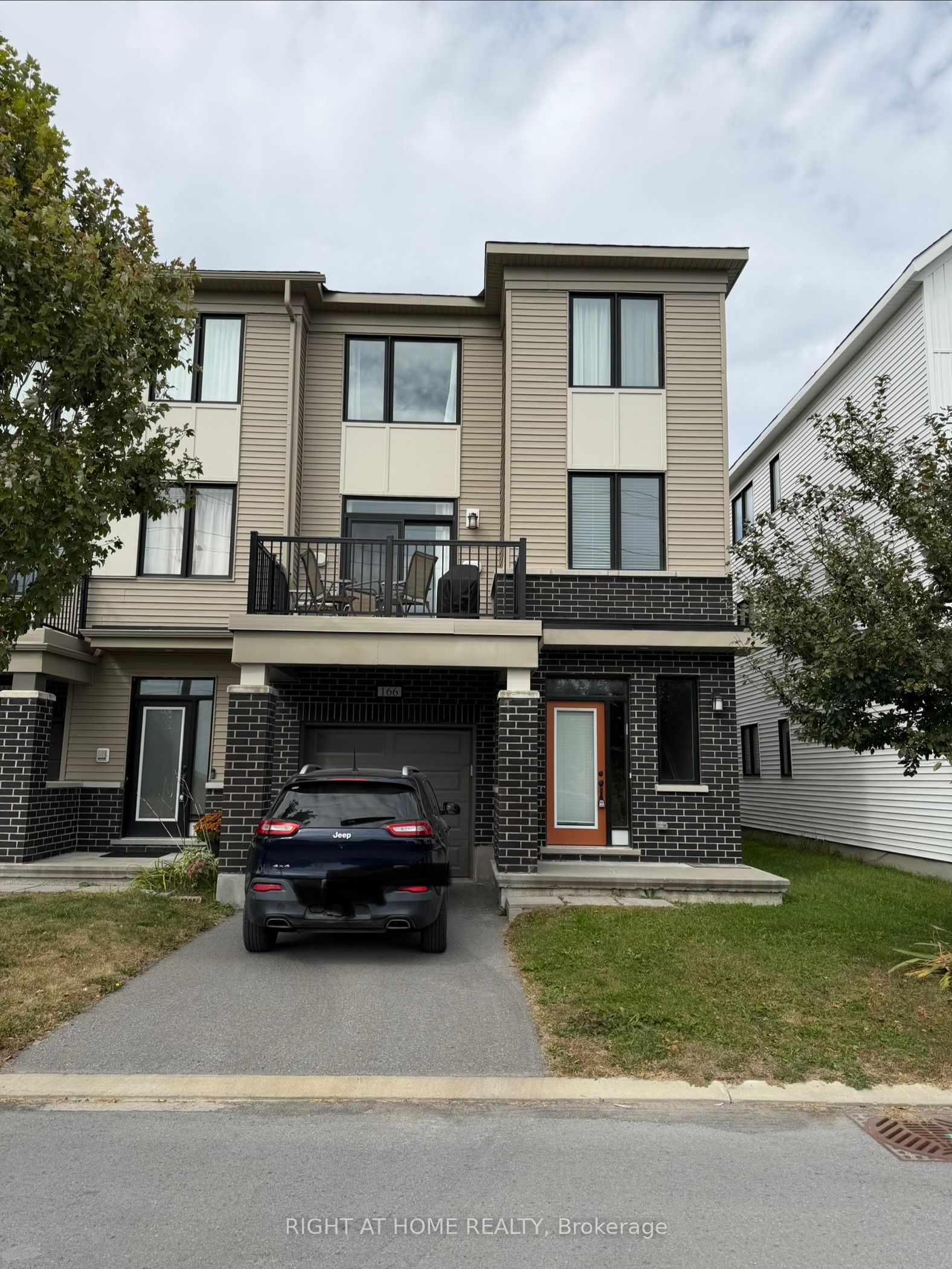 166 Pictou Crescent, Kanata 1
