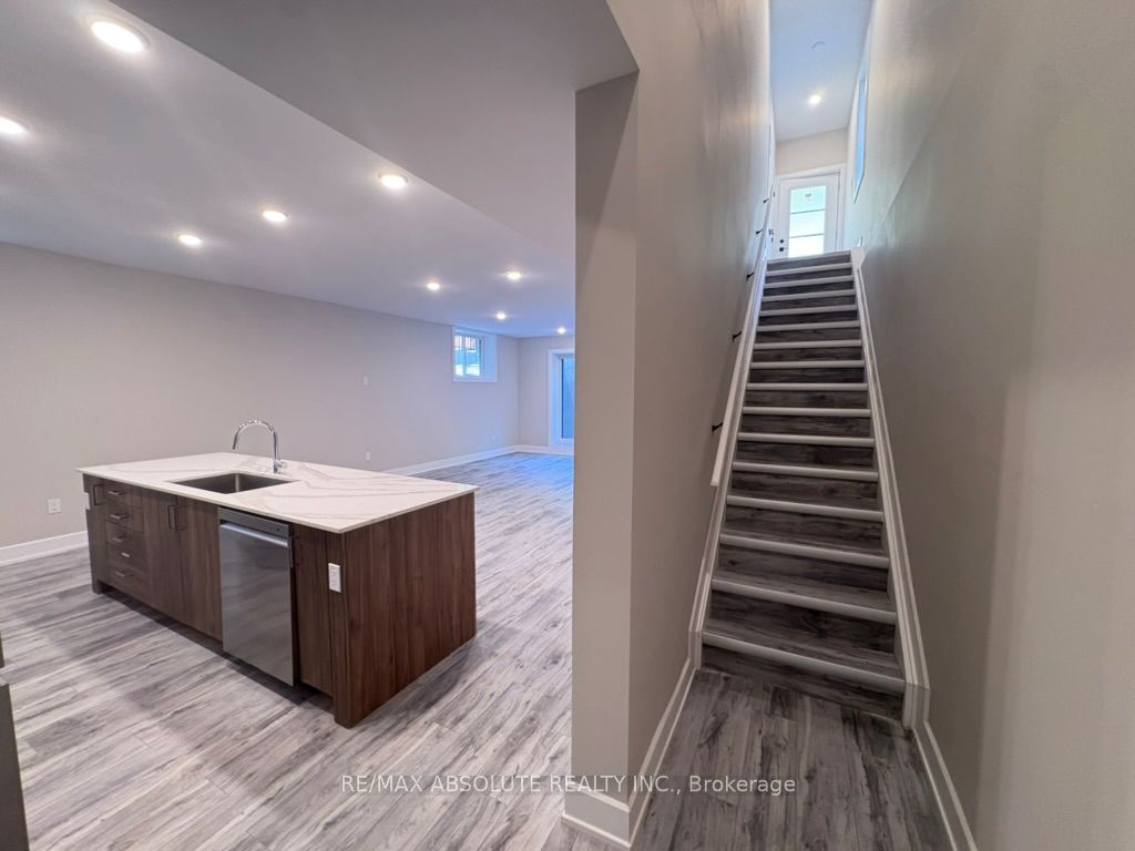 Unit 4 - 613 Parkview Road, Ottawa 3