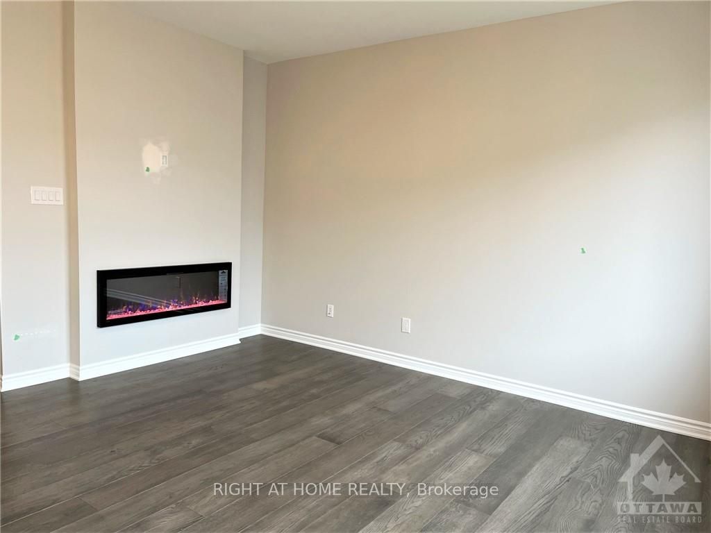 681 ALLIED Mews, West Carleton Twp 5