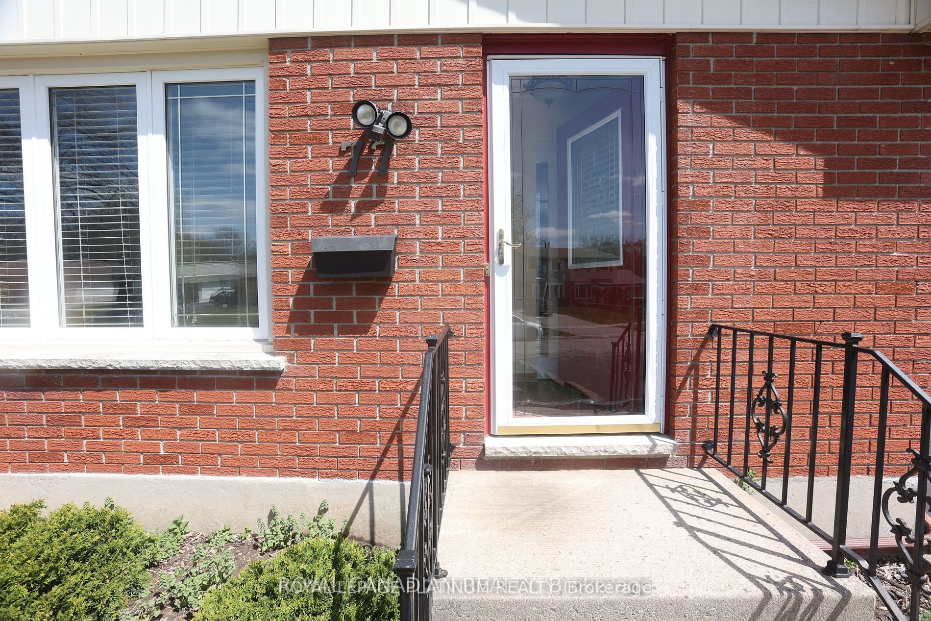 77 Culver Crescent, London 3