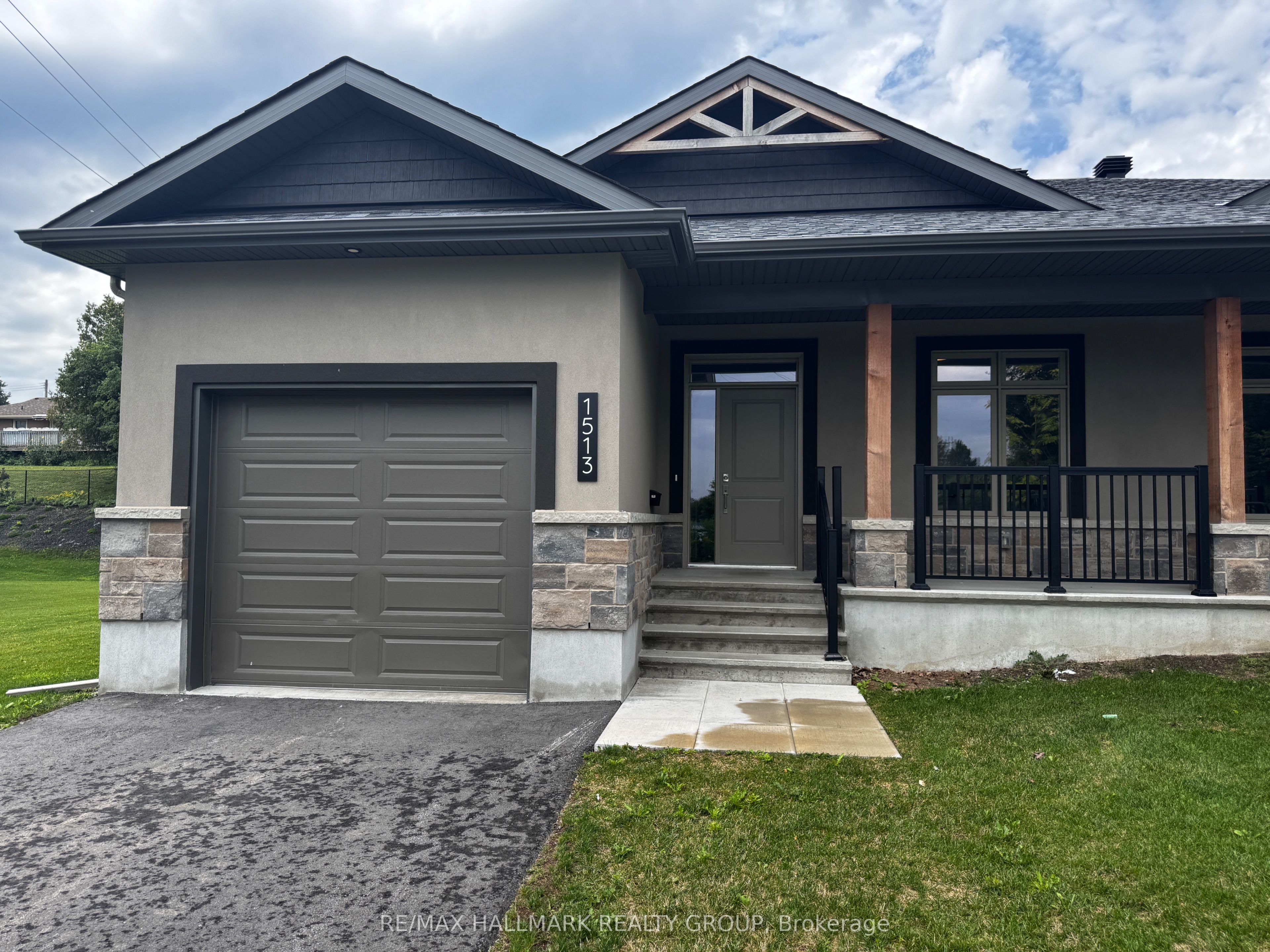 1513 FLANDERS Road, Brockville 1