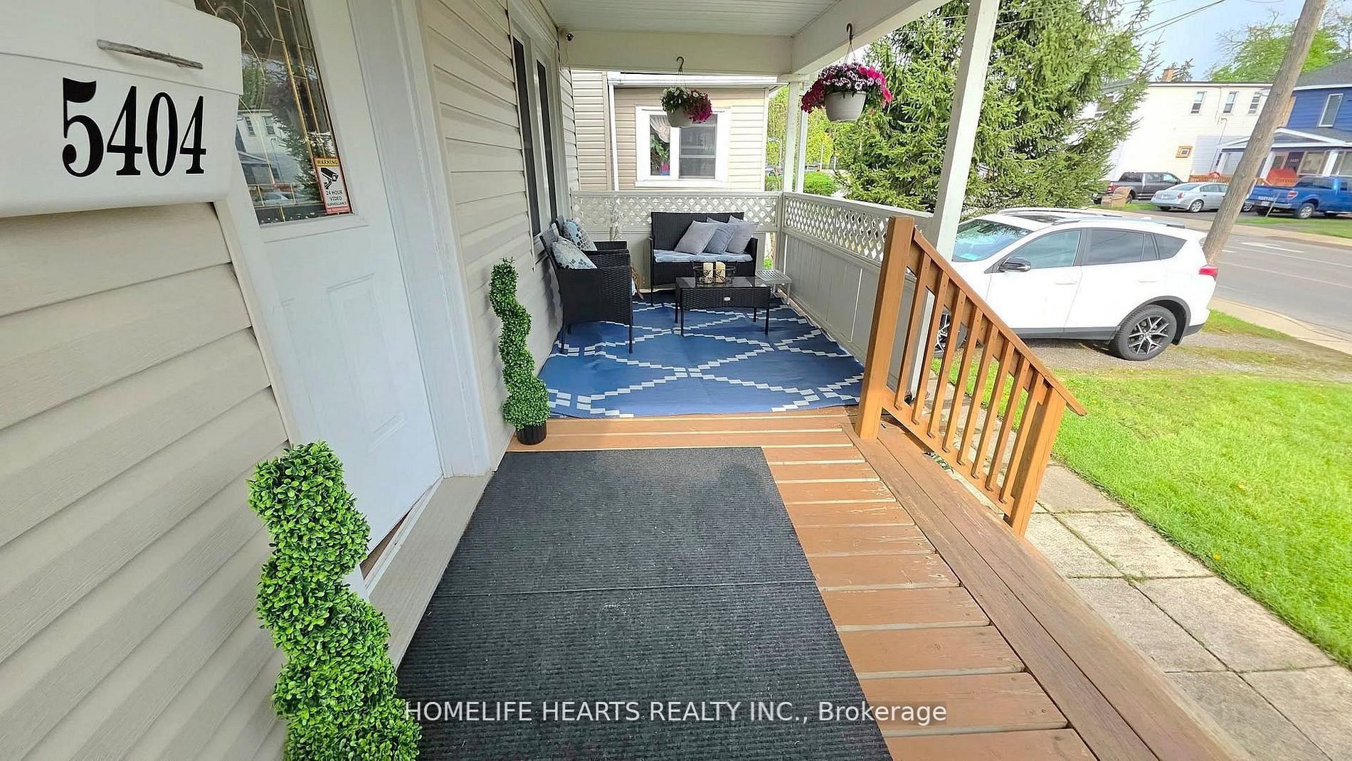 5404 Bridge Street, Niagara Falls 3