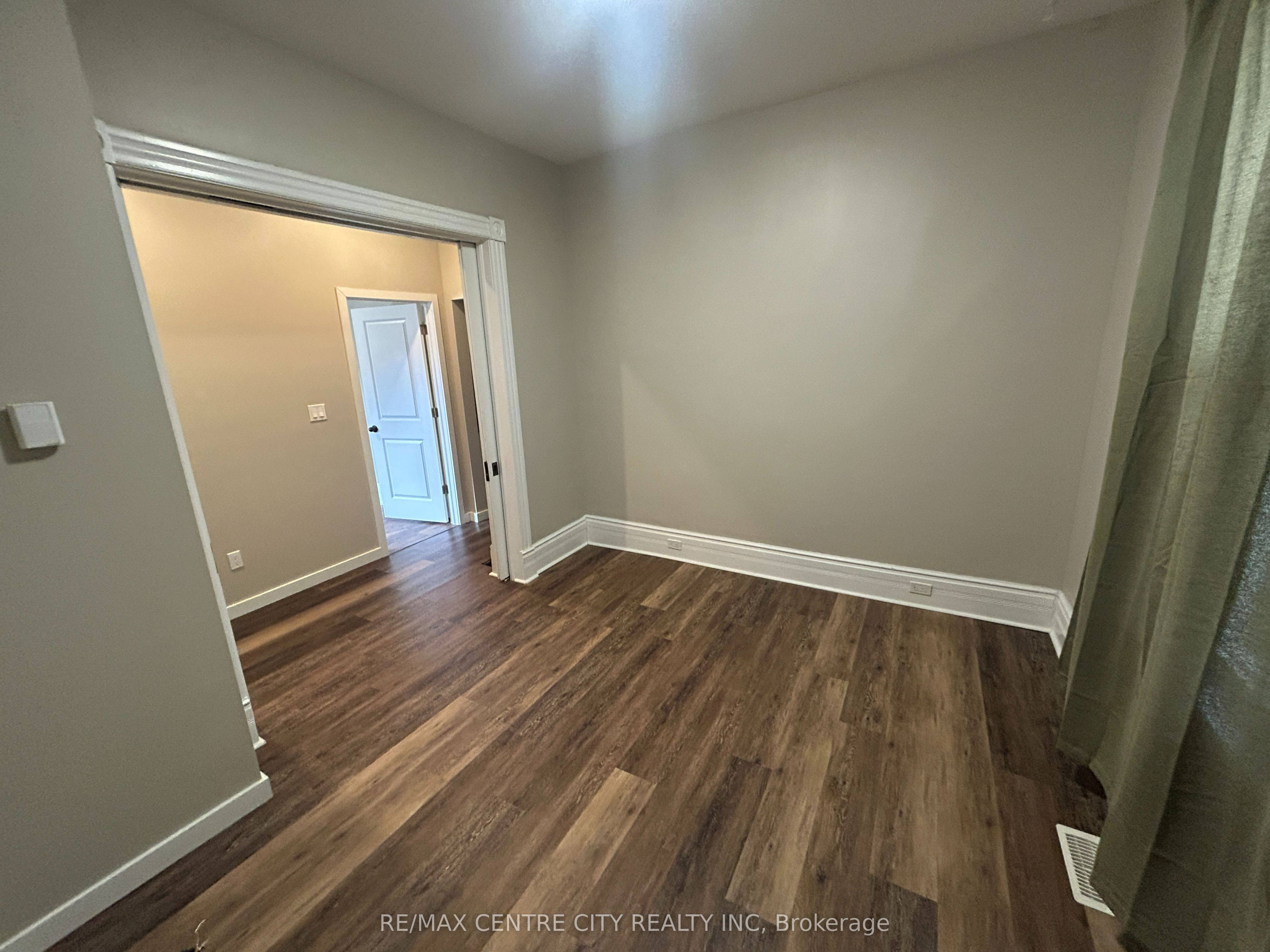 40 Queen Street, St. Thomas 4