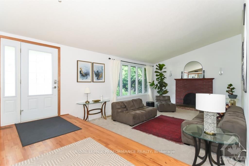 85 CROWNHILL Street, Orleans-Gloucester 3
