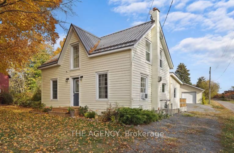 Unit 12 - 1743 County Road, Prince Edward County 2