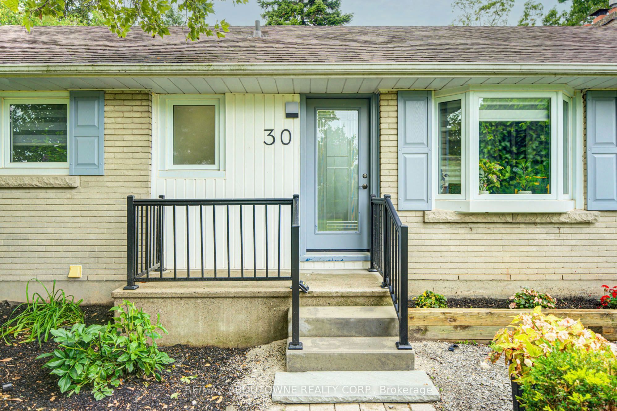 30 Dale Avenue, Stoney Creek 4