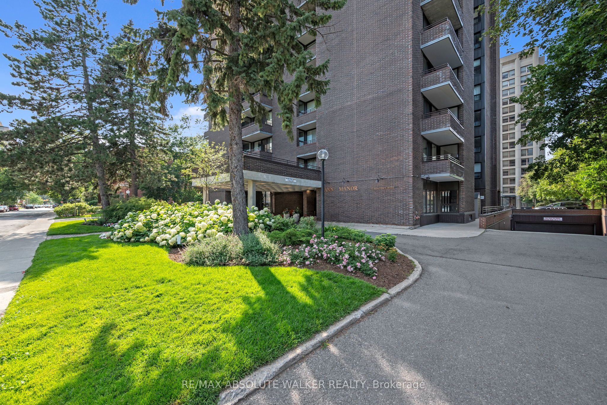 Unit 1003 - 71 Somerset Street W, Ottawa 3