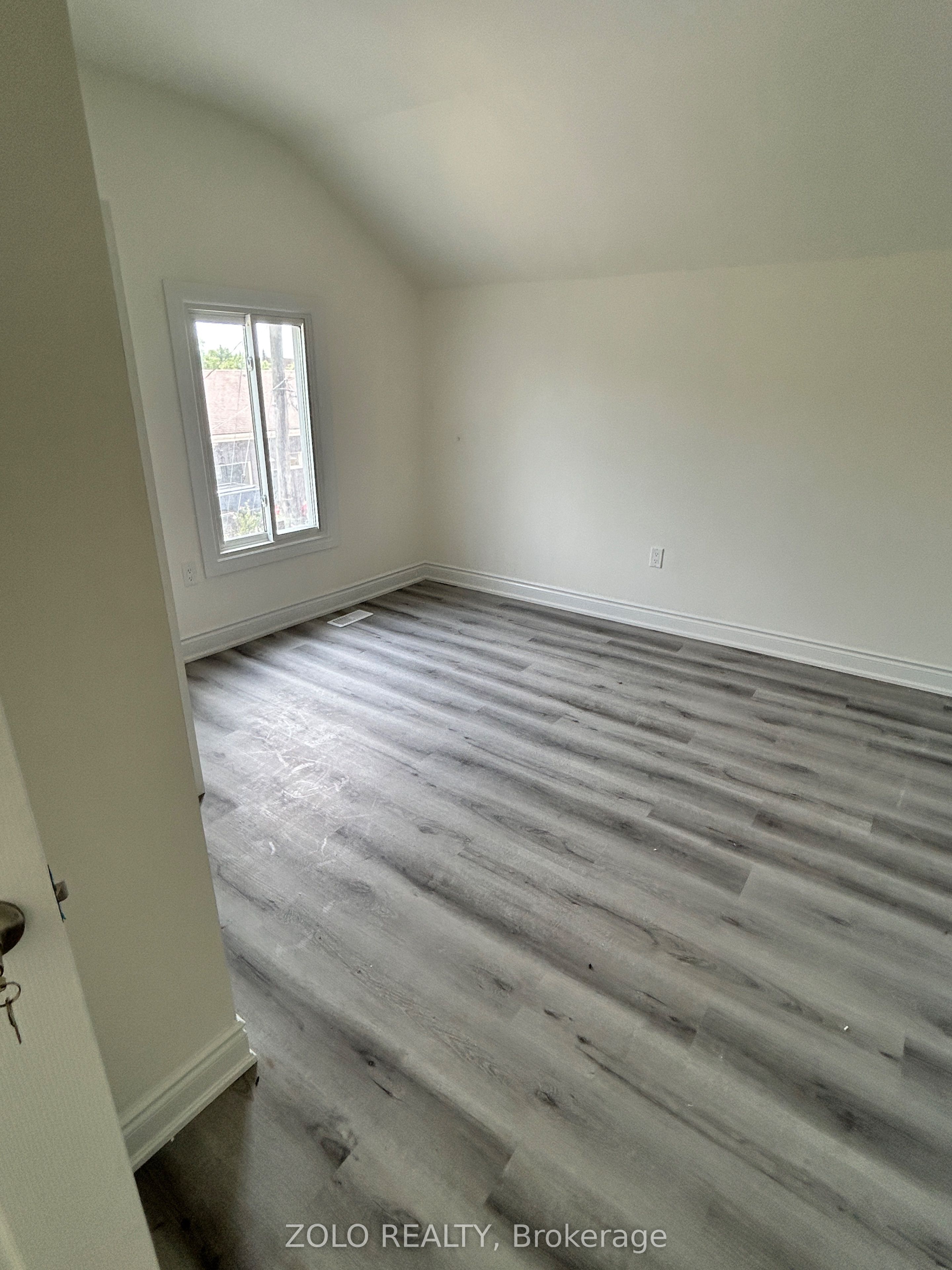 Unit 1 - 4299 Second Avenue, Niagara Falls 4