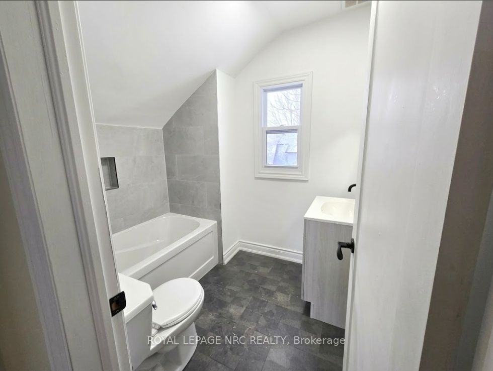 Unit Unit 2 - 129 Durham Street, Port Colborne 5