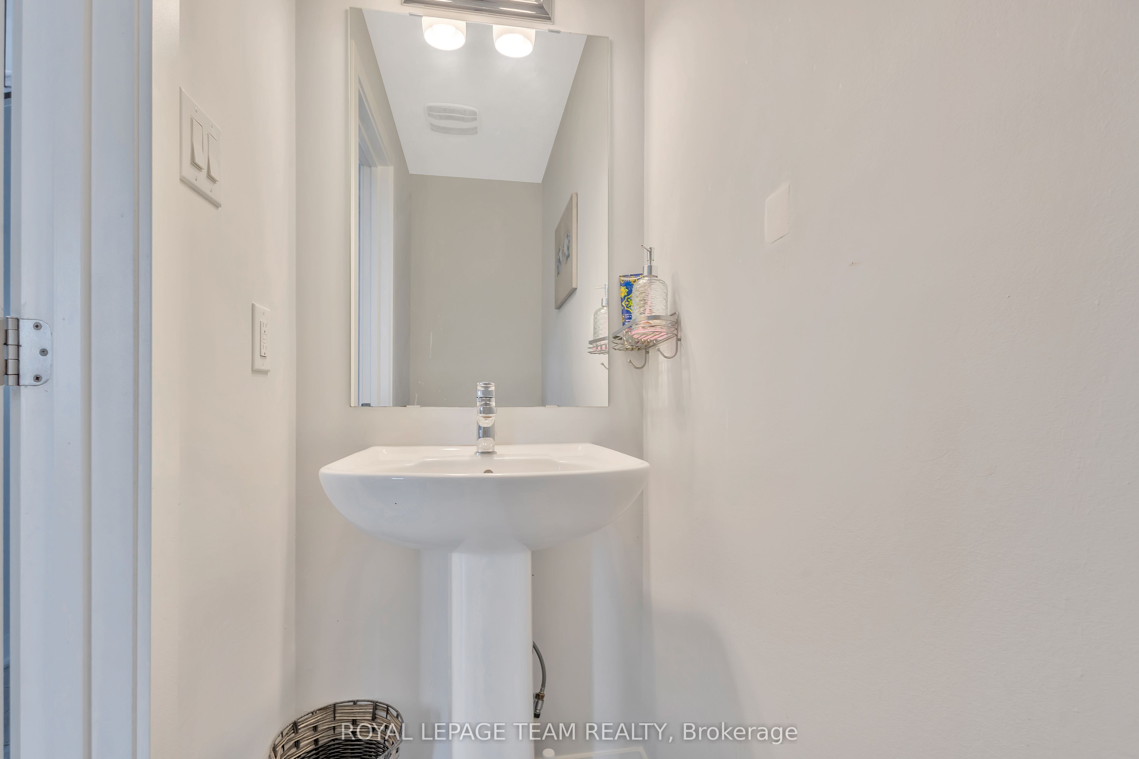 2501 Watercolours Way, Nepean 2
