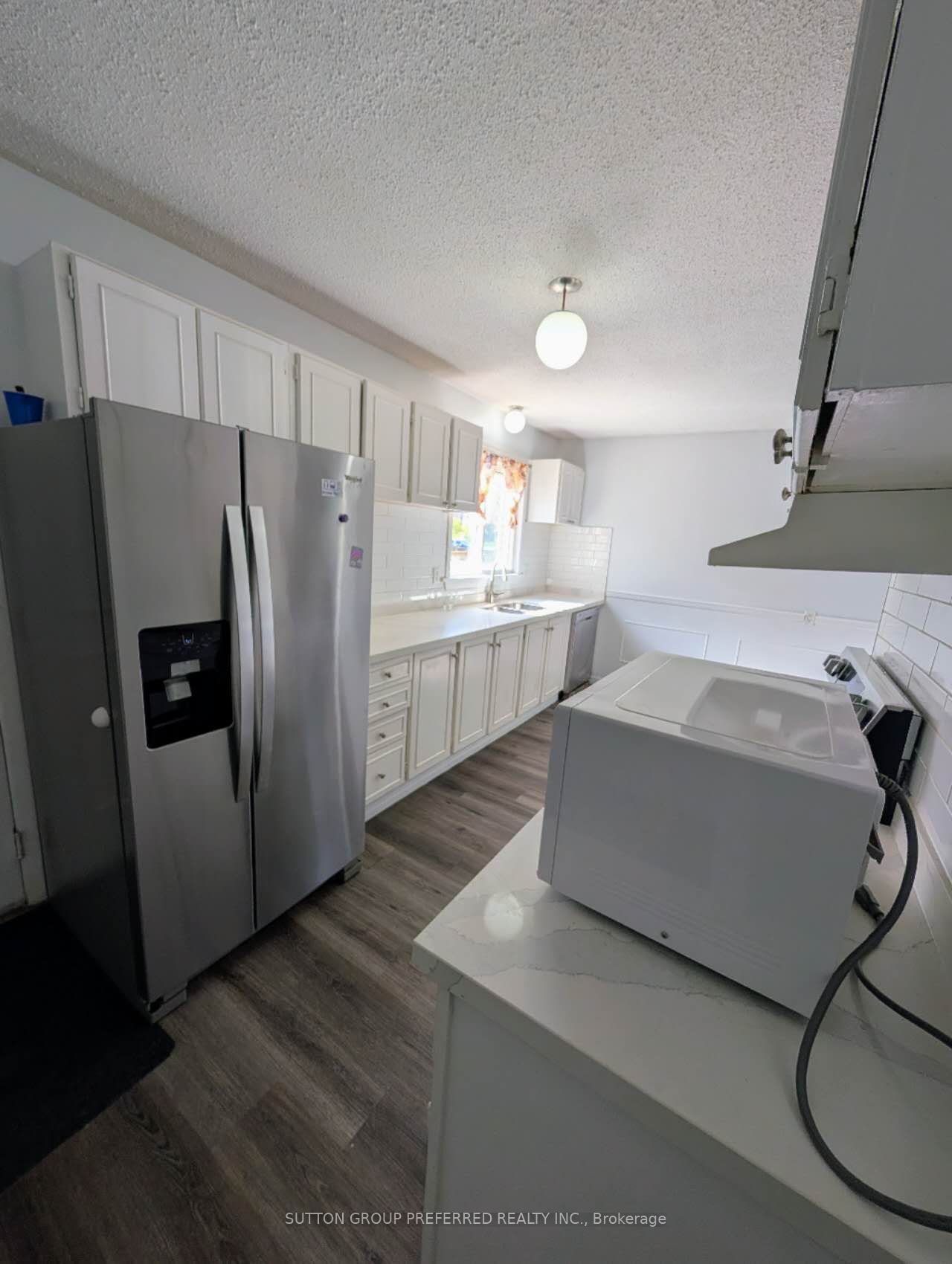 Unit 101 - 272 Homestead Court N, London 4