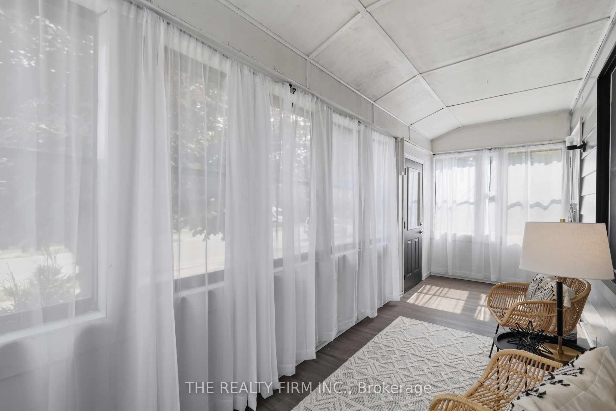 946 Lorne Avenue, London 4
