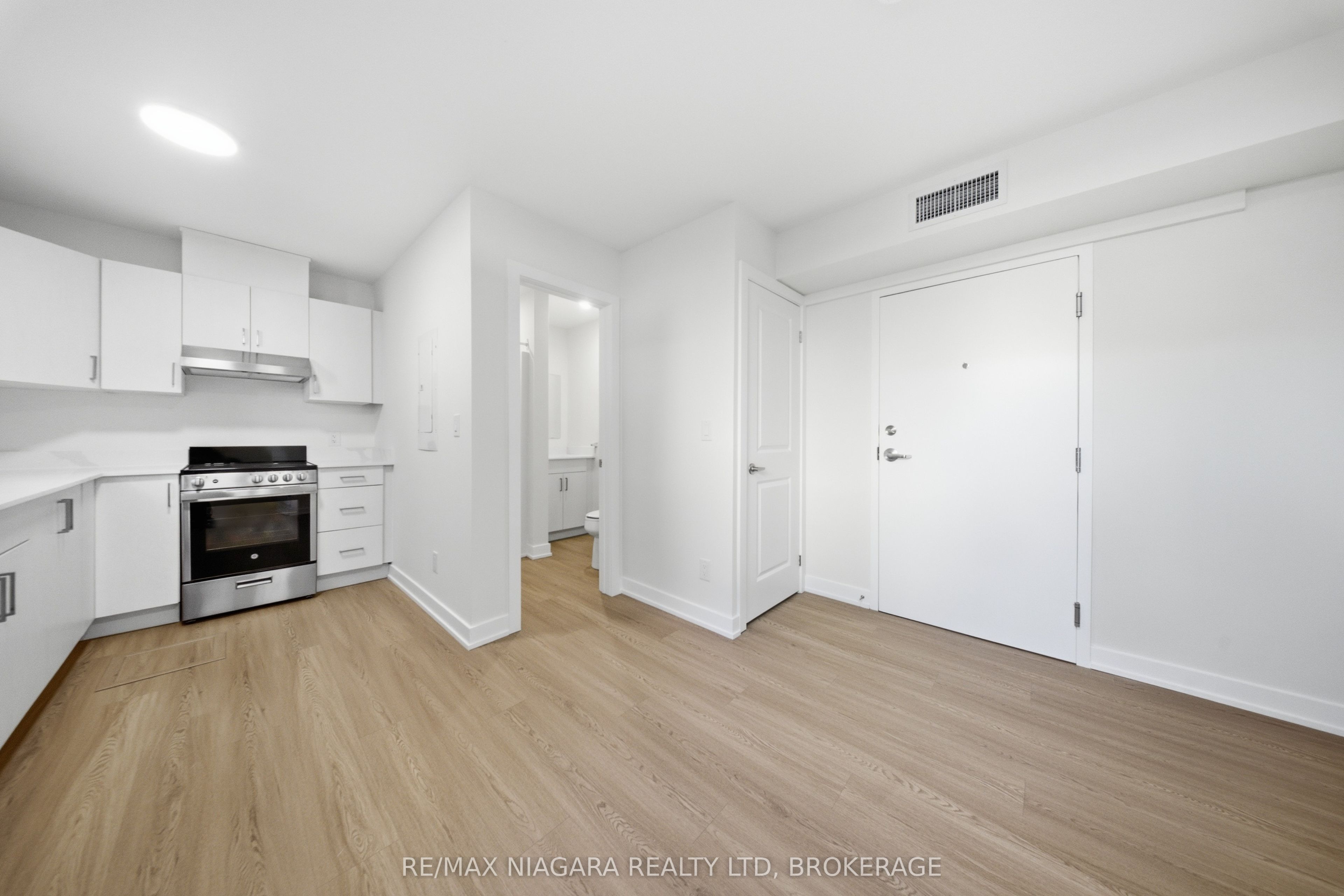 Unit B01 - 140 Church Street, St. Catharines 2