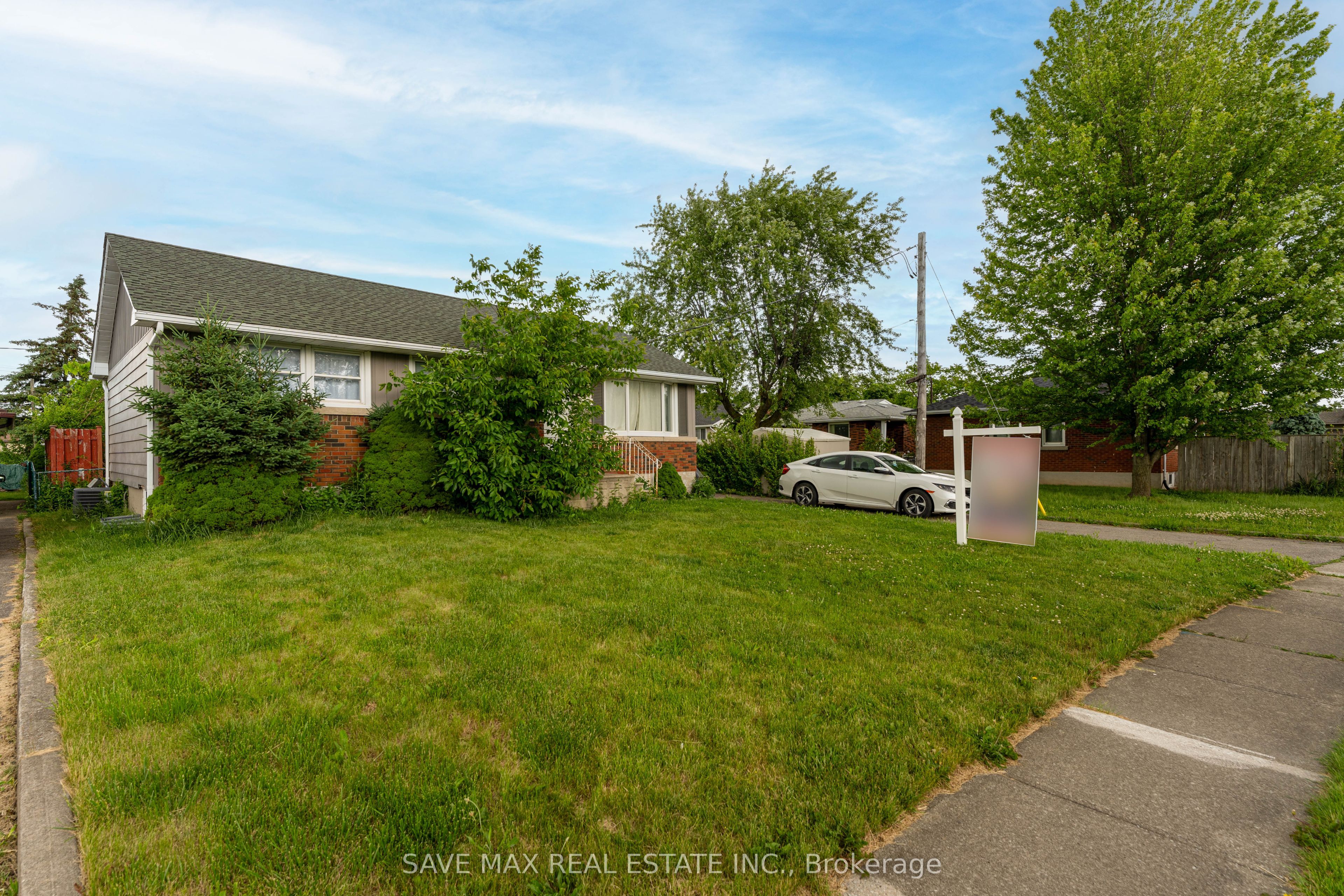 52 Broderick Ave, Niagara Falls, Ontario L2V2J1 For Sale HouseSigma