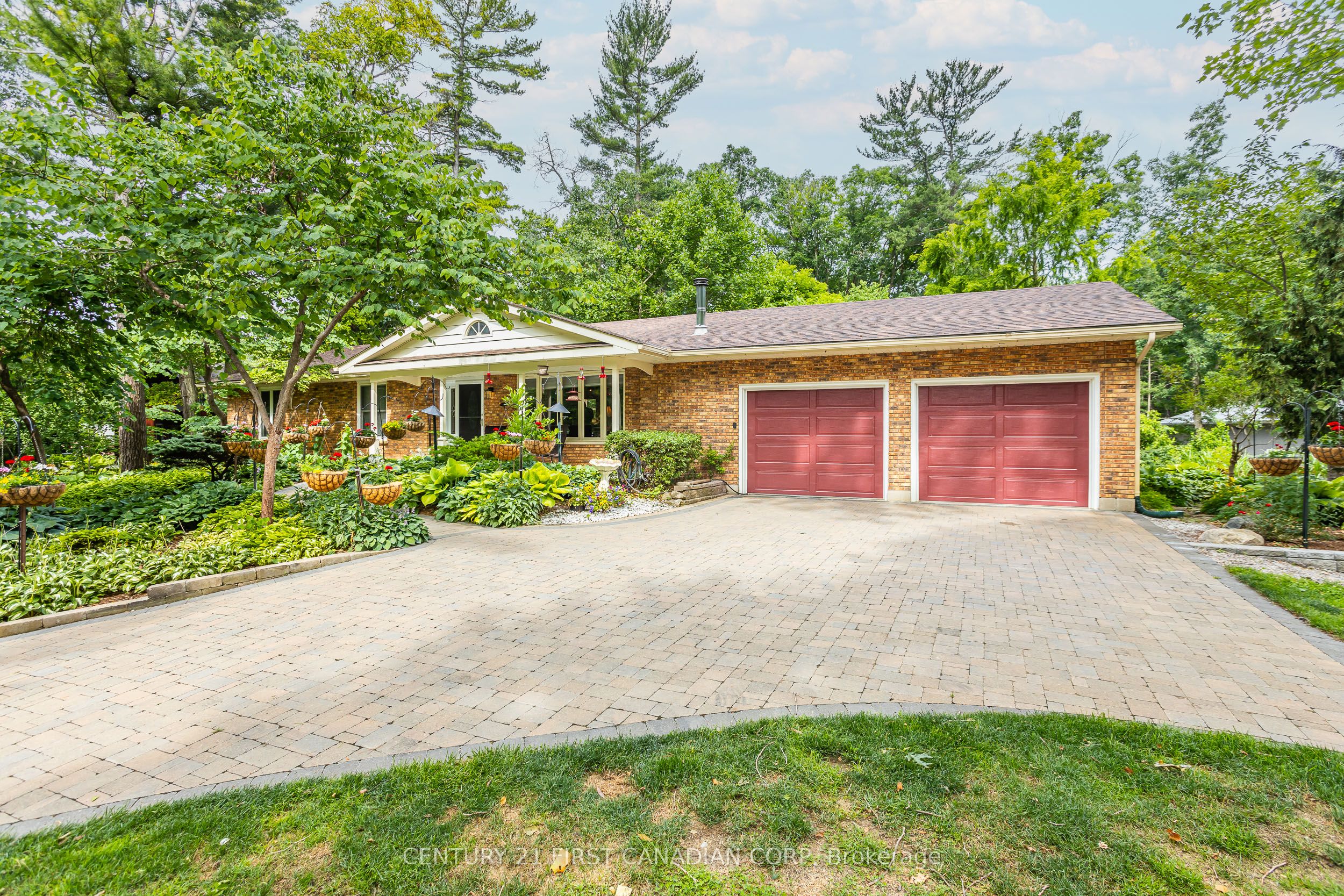 9923 Ontario St, Lambton Shores, Ontario N0M2L0 Sold History HouseSigma